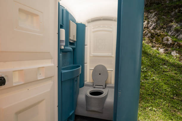 Best Portable bathroom rental  in Bangor, MI